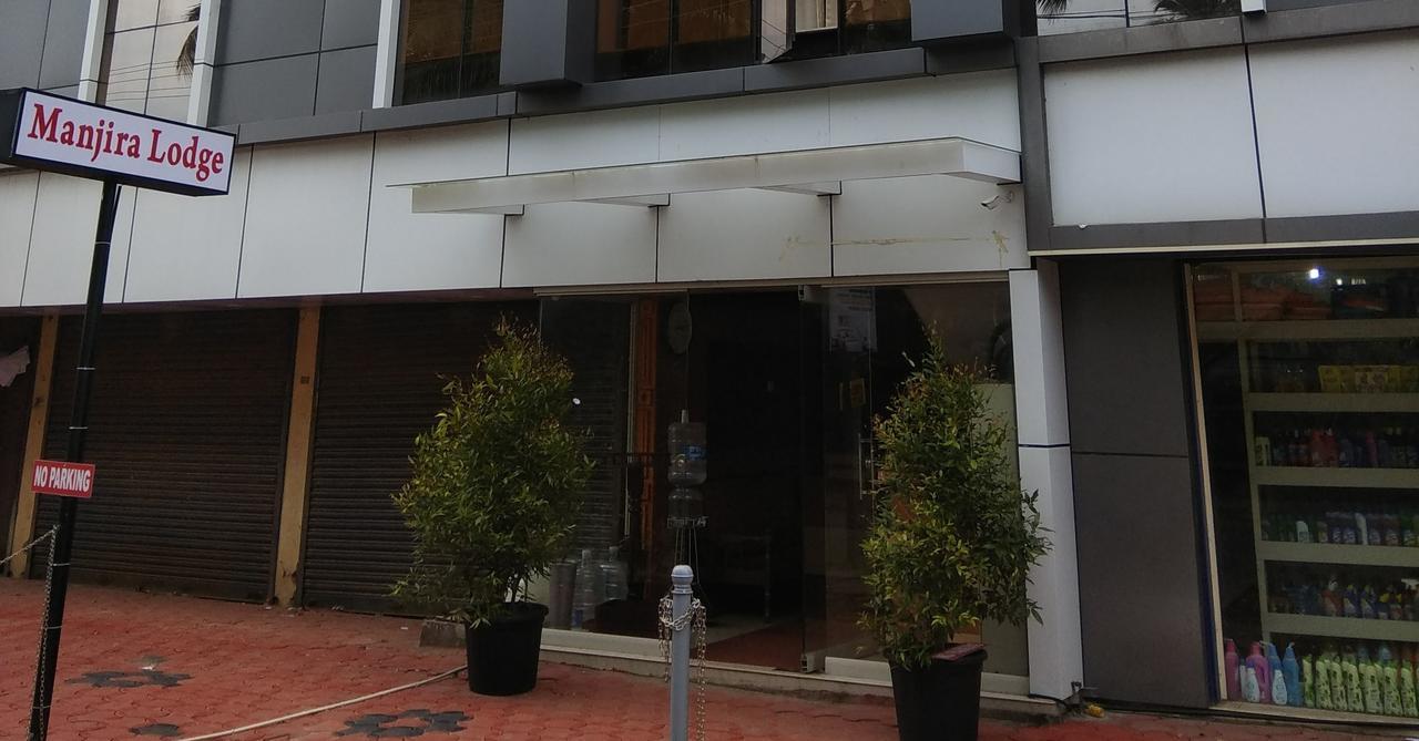 Guruvāyūr Manjira Lodge מראה חיצוני תמונה