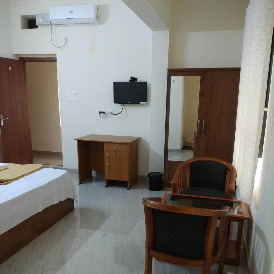 Guruvāyūr Manjira Lodge מראה חיצוני תמונה