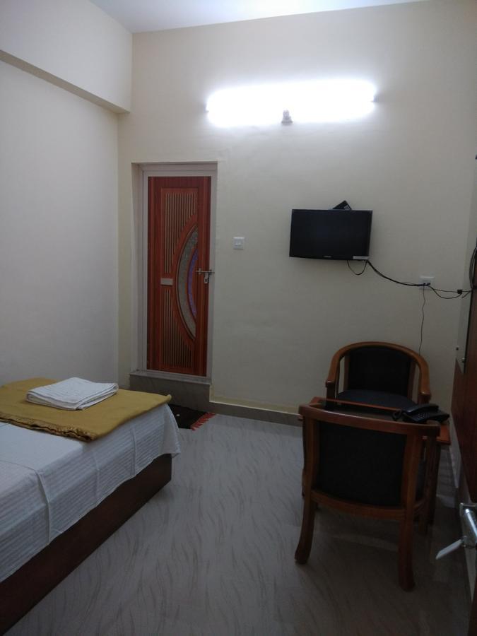 Guruvāyūr Manjira Lodge מראה חיצוני תמונה
