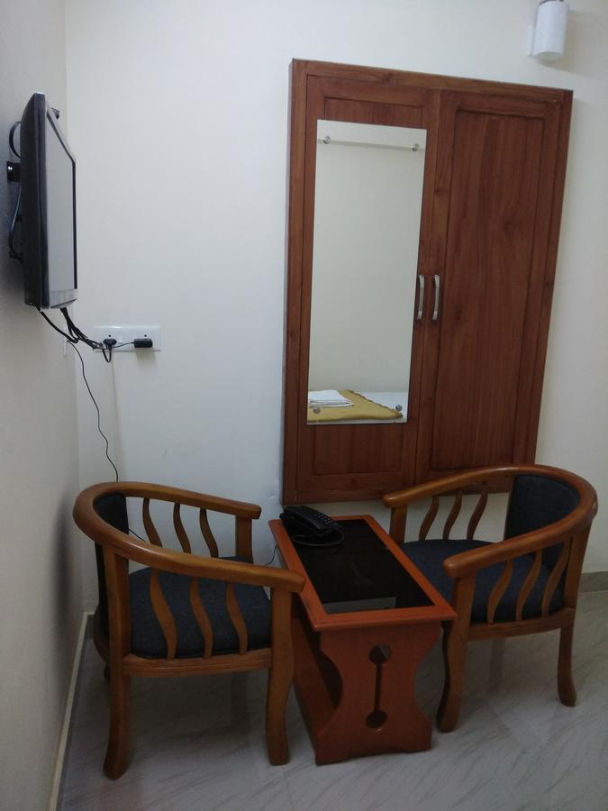 Guruvāyūr Manjira Lodge מראה חיצוני תמונה